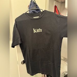 Kith T shirt size medium